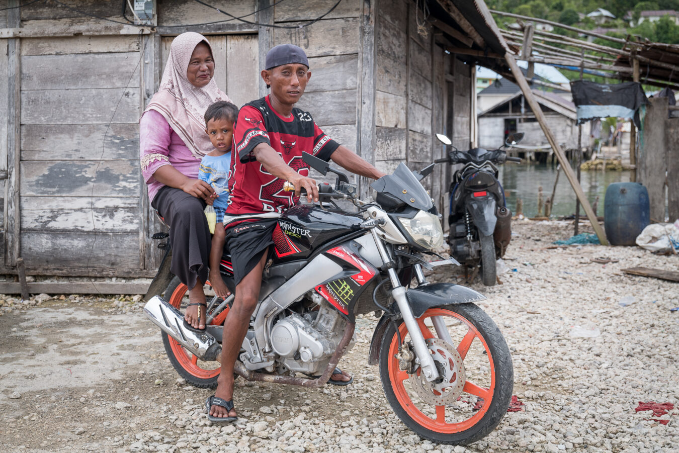 Indonesien - Sulawesi - Pulau Banggai Laut, Gong Gong