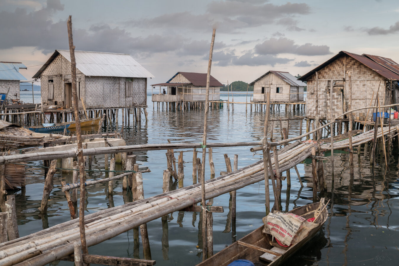 Indonesien - Sulawesi - Pulau Banggai Laut, Popisi